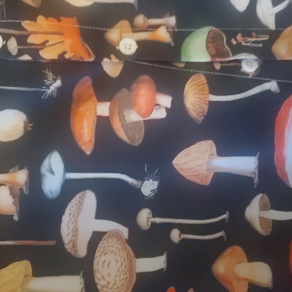 Men's Vibrant Mushroom Print Casual Shirt - Picture 2 of 4